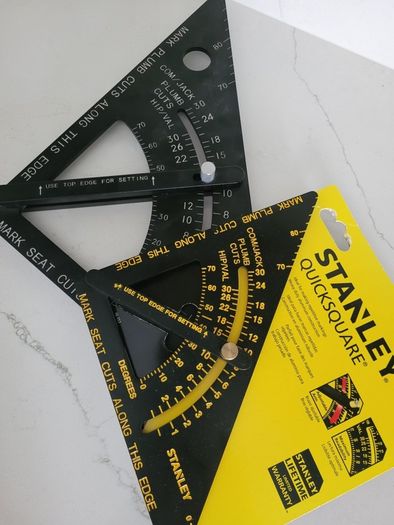 2 x adjustable squares