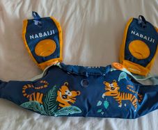 Swim vest and float belt