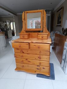 chest of drawers