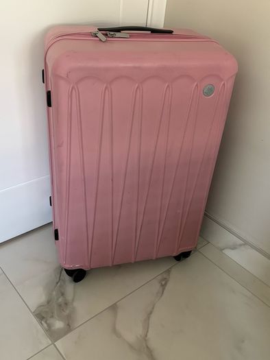 Hard shell large suitcases
