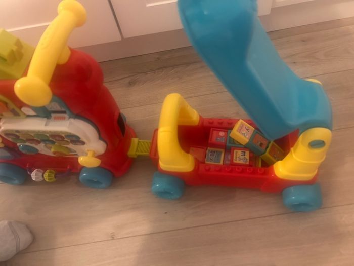 vTech train