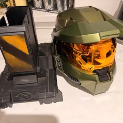 Halo 3 master chief helmet and stand