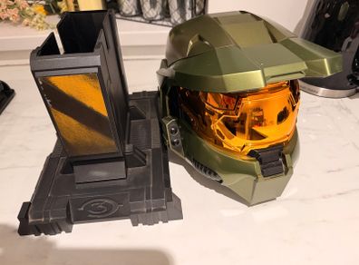 Halo 3 master chief helmet and stand