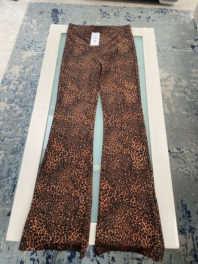 BNWT ladies trousers from Stradivarius