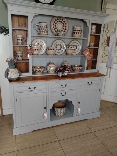 solid kitchen dresser delivery arranged