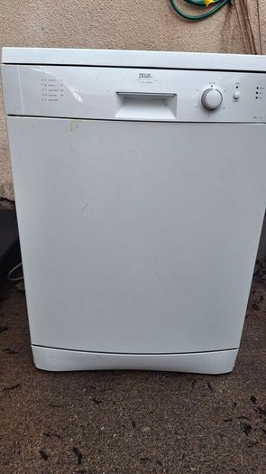 2 dishwashers free to take