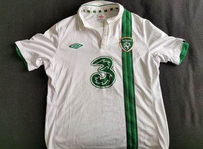 Republic of Ireland away jersey 2013-2014
