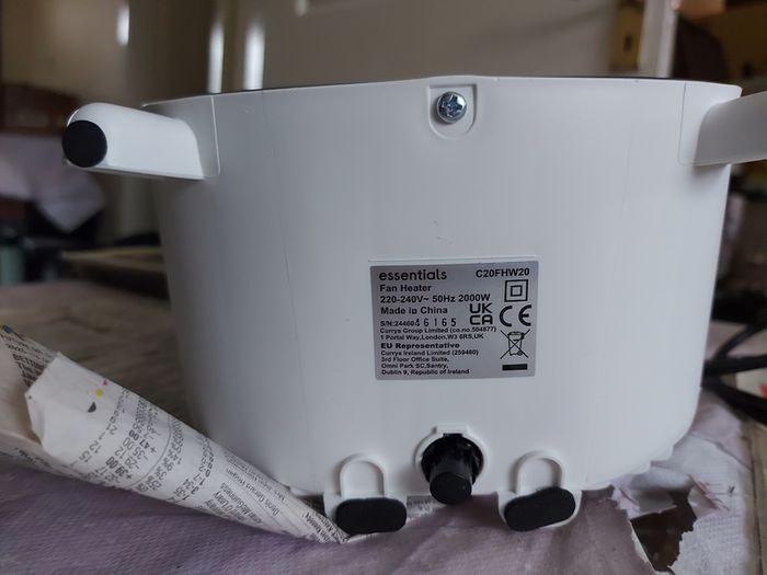 Essentials FAN Heater, Model C20FHW20, Working perfect, Fan for cool air, 2 settings for Heat, Low and High, Excellent condition