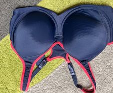sport bra