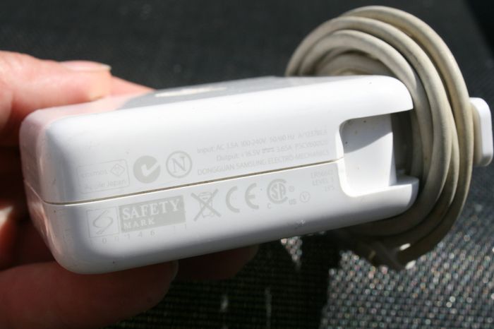 Original APPLE MacBook Pro 60W MagSafe Power Adapter Charger A1184 A1330 A1344 and more