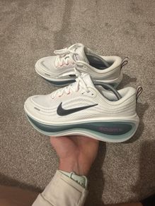 Nike Vomero Plus UK7