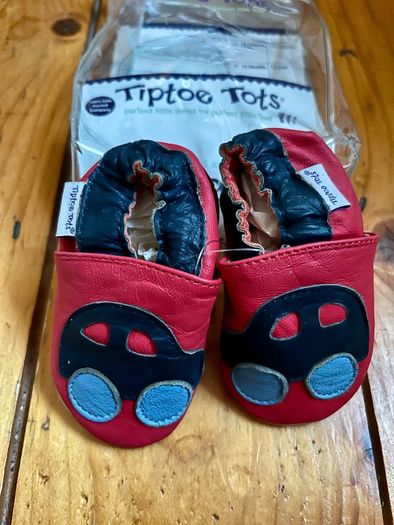 Brand new Tiptoe Tots leather baby shoes 0-6mths