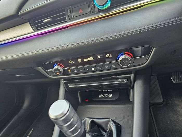 Mazda 6 2019+ 15W Wireless Charger