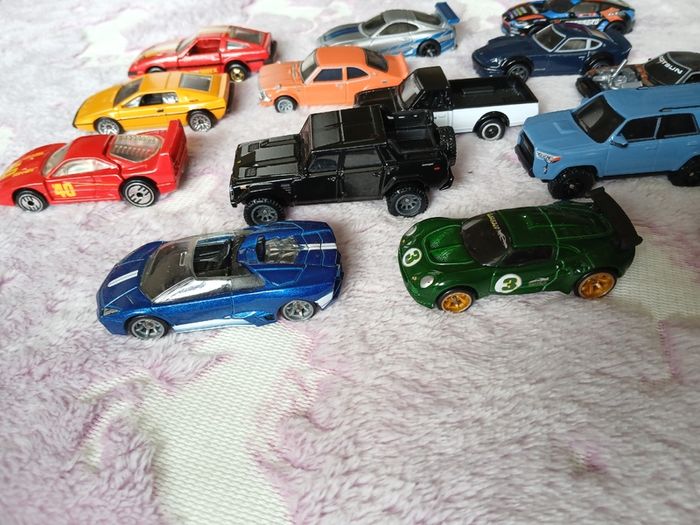 1/64 Hot Wheels Joblot X 14 Models,blackwall,real Riders,ferrari,speed Machines