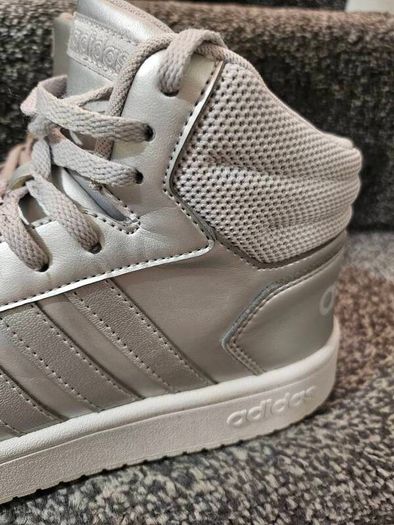 Silver Adidas Original Uk7 (EU40.5)