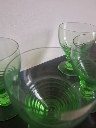 Paden 4 x Irridium glass goblets art deco