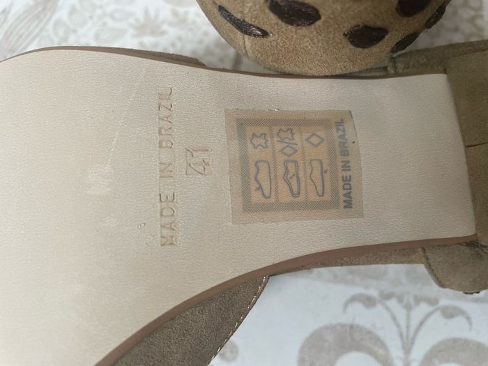 Carl Scarpa brown suede kitten heel shoes size Eur 41 UK 8 - New