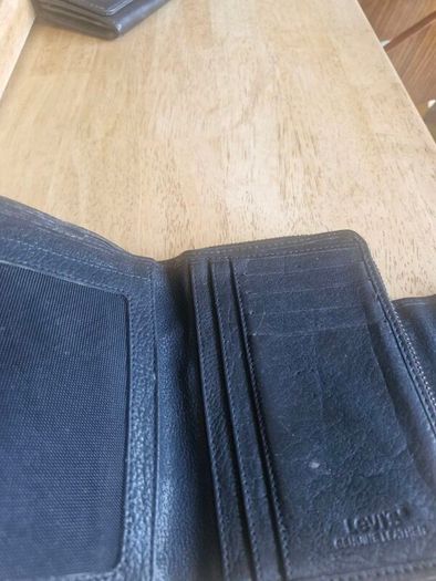 Levis Wallet