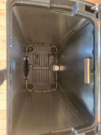 Metal bin