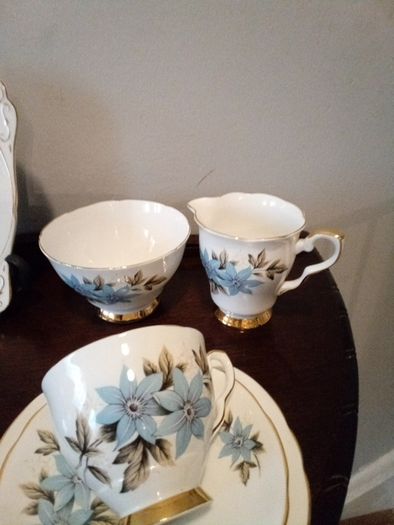 21 piece vintage china