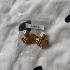 Ear rings