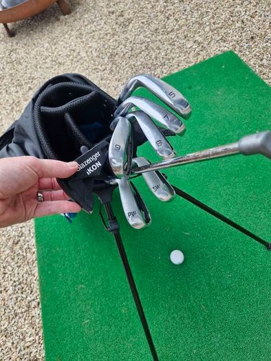 junior golf bag and irons