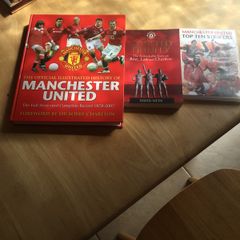 Manchester United set of 3 items.