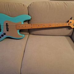 Jazz Bass Squier by Fender