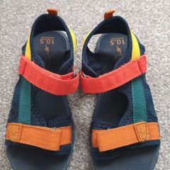 boy's sandals. UK10. 5