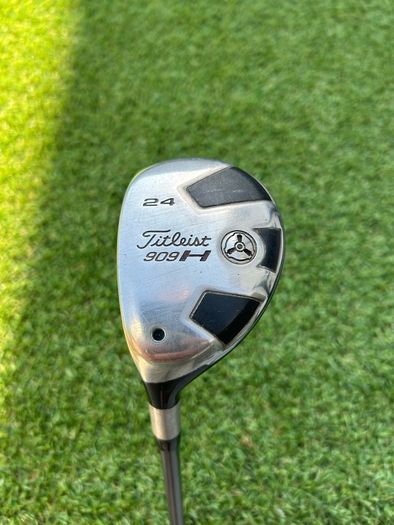Left handed golf clubs