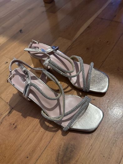 Swirl Strap Heel