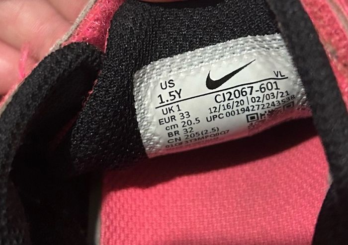 Girls nike runners UK 1