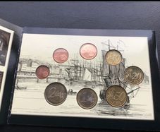 EURO   Coin set issued by the Central Bank of Ireland in the Year 2004