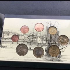 EURO   Coin set issued by the Central Bank of Ireland in the Year 2004
