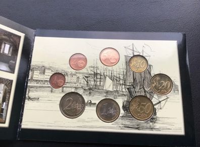 EURO   Coin set issued by the Central Bank of Ireland in the Year 2004