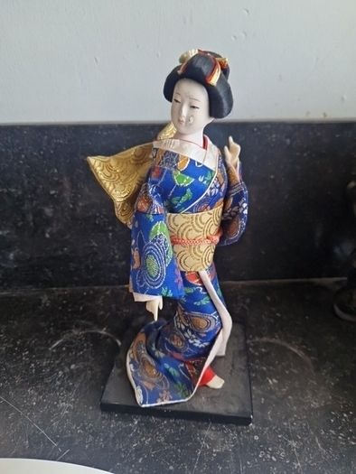 Geisha doll
