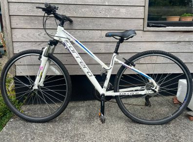 Carrera Crossfire Women's Hybrid Bike 28"