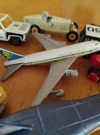 Diecast cars/planes, lorries. (11)