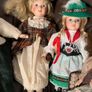 5 porcelain dolls with extra clothing perfect condition Image 3