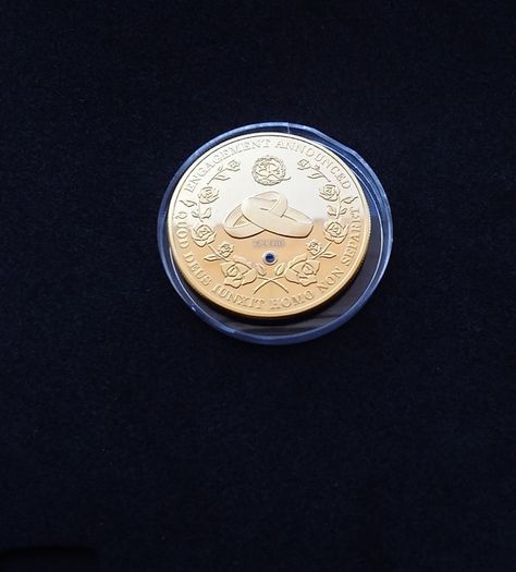 Royal Engagement 24k Gold Plated Commemorative Medal with Genuine Blue Sapphire and COA ( No. 01574 / 40,000 )