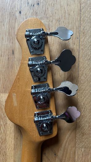 Vintage bass