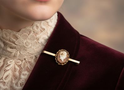 9 Carat Gold Cameo Bar Brooch
