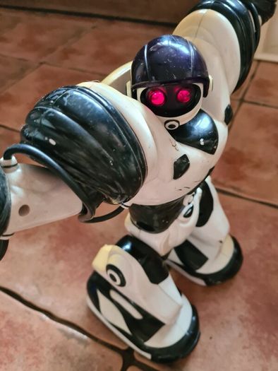 Wowwee RC Robosapian X 2 With Remotes + Roboraptor Dinosaur T Rex Robot For Parts Repair(GAR)