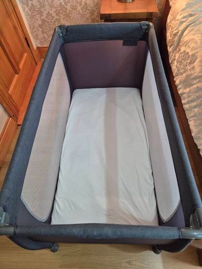 travel cot
