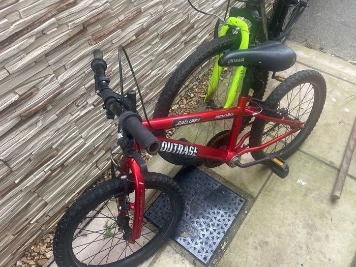 2 kids bikes need work