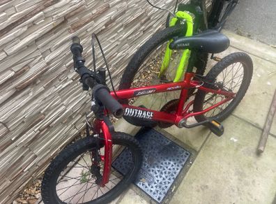 2 kids bikes need work