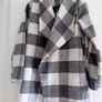 Ladies Coat S/M Image 2
