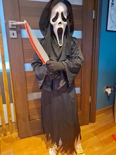 costume