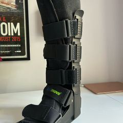 Boot (walking/ protection -)