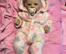 REBORNS BY LAURA.  Introducing Baby Stacey.  3 1/2 lbs in weight Reborn Doll.  Welcome to View